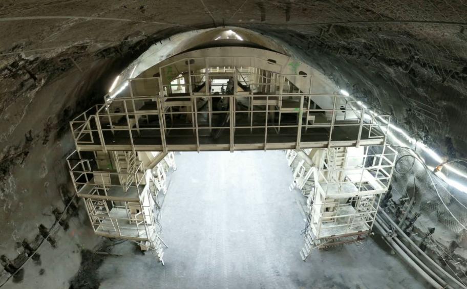 Dans le tunnel SMP4 Lyon-Turin, Eiffage Génie Civil procèdent aux dernières phases des travaux