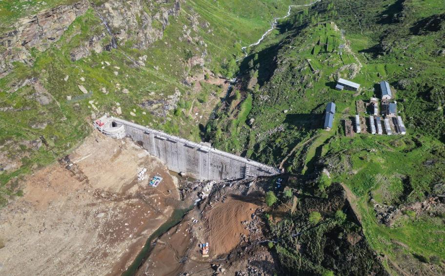 Dans les Pyrénées, Ævia a réalisé la réfection du barrage d’Izourt